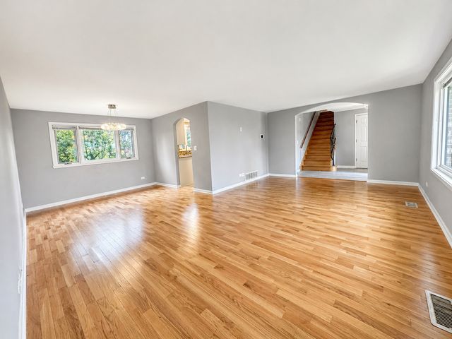 1106 WESTFIELD Lane, Schaumburg, IL 60193