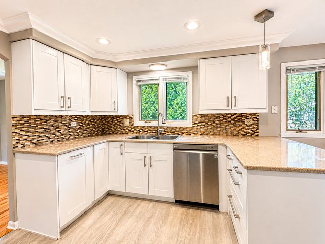1106 WESTFIELD Lane, Schaumburg, IL 60193