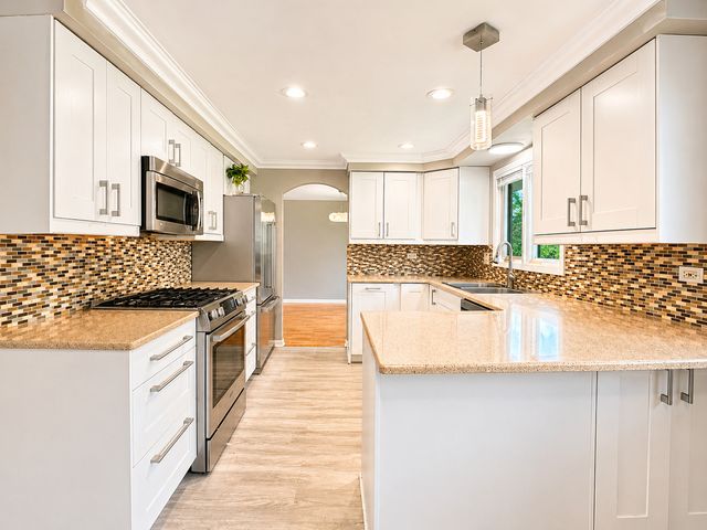1106 WESTFIELD Lane, Schaumburg, IL 60193