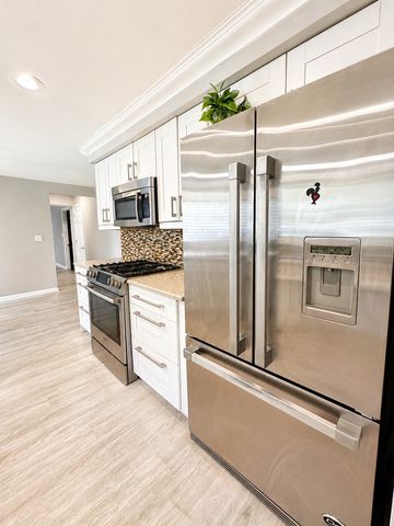 1106 WESTFIELD Lane, Schaumburg, IL 60193