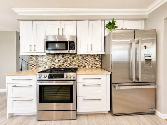 1106 WESTFIELD Lane, Schaumburg, IL 60193