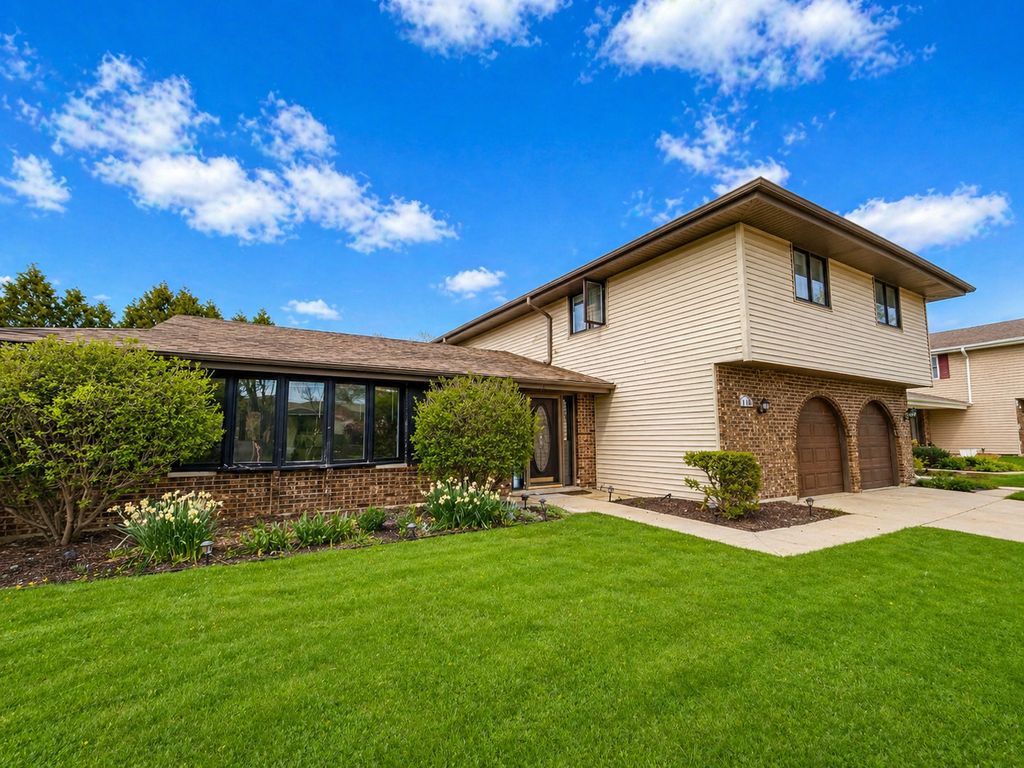 1106 WESTFIELD Lane, Schaumburg, IL 60193