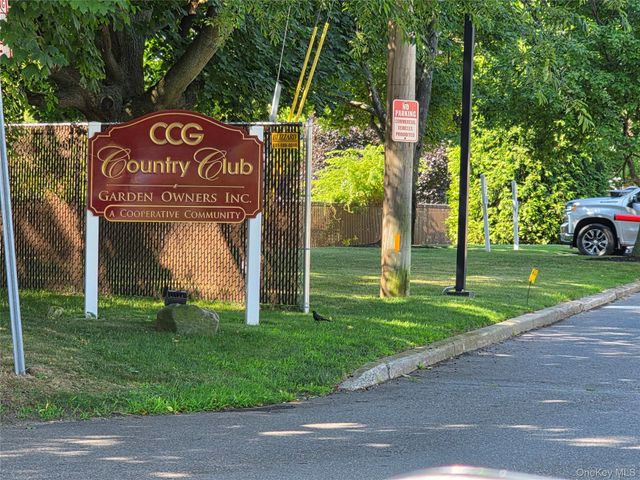 67 Farber Drive 67, West Babylon, NY 11704