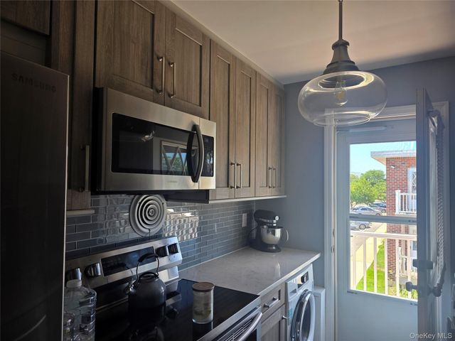67 Farber Drive 67, West Babylon, NY 11704