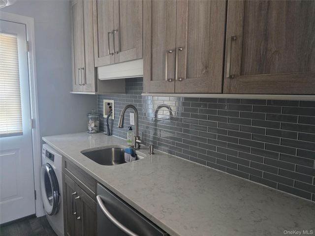 67 Farber Drive 67, West Babylon, NY 11704