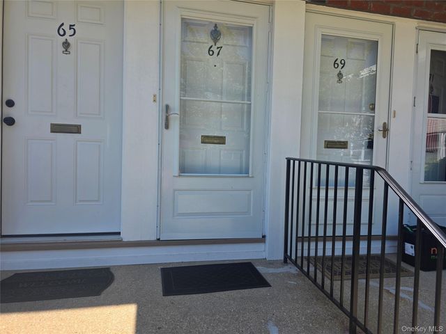 67 Farber Drive 67, West Babylon, NY 11704