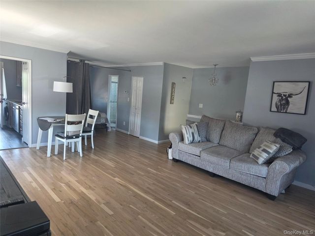 67 Farber Drive 67, West Babylon, NY 11704
