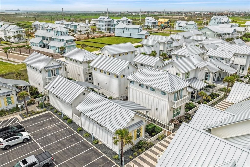 673 Center S 18, Port Aransas, TX 78373 — photo 2