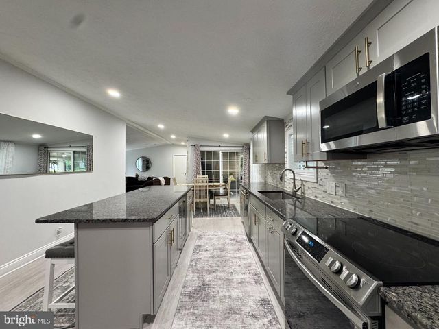 5 EMERY CIR, Delmar, DE 19940