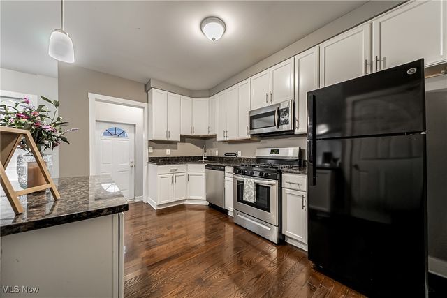 11204 Clifton Boulevard, Cleveland, OH 44102