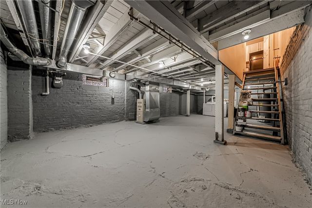 11204 Clifton Boulevard, Cleveland, OH 44102