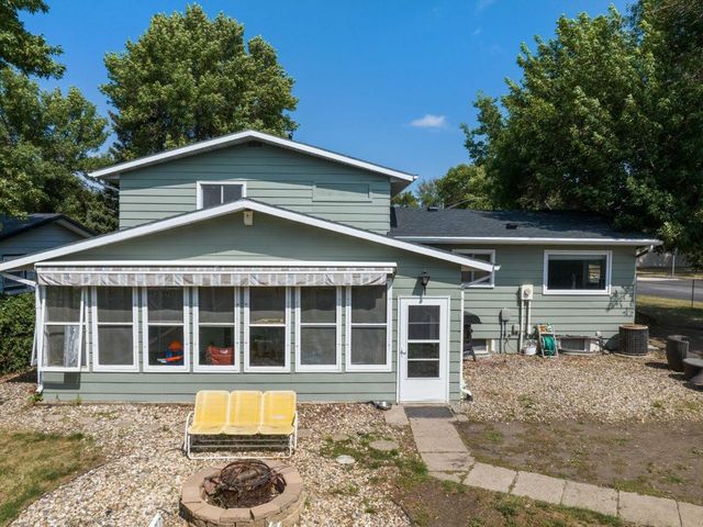 1001 19th Ave SW, Minot, ND 58701