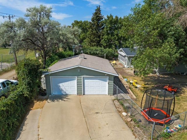 1001 19th Ave SW, Minot, ND 58701