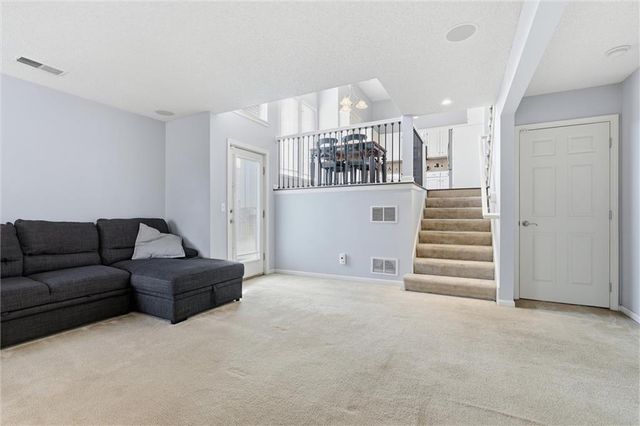 12385 S Quail Ridge Drive, Olathe, KS 66061