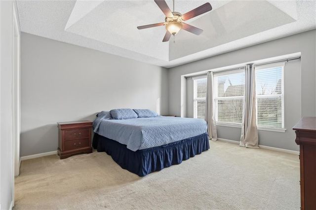 12385 S Quail Ridge Drive, Olathe, KS 66061