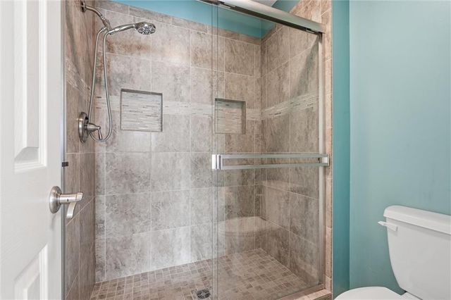 12385 S Quail Ridge Drive, Olathe, KS 66061