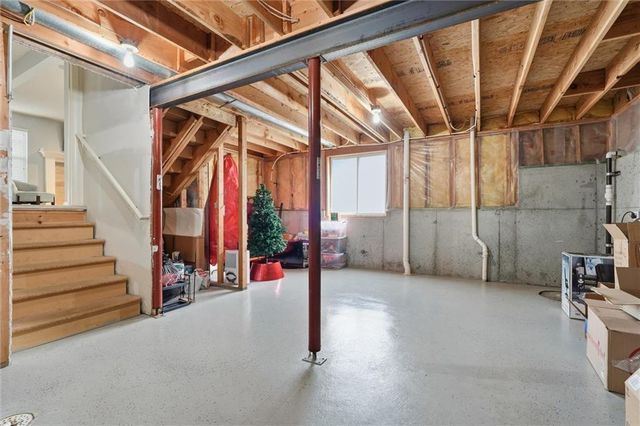 12385 S Quail Ridge Drive, Olathe, KS 66061