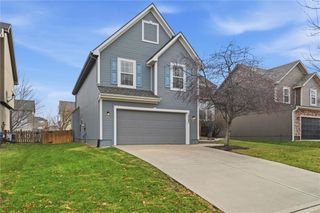 12385 S Quail Ridge Drive, Olathe, KS 66061