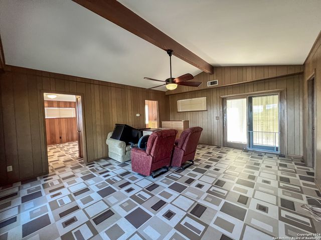 1555 ARROWHEAD DR, Canyon Lake, TX 78133