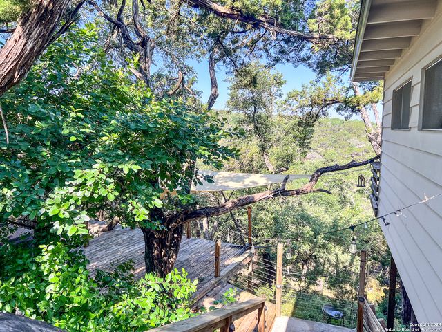 1555 ARROWHEAD DR, Canyon Lake, TX 78133