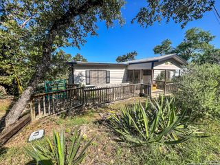 1555 ARROWHEAD DR, Canyon Lake, TX 78133