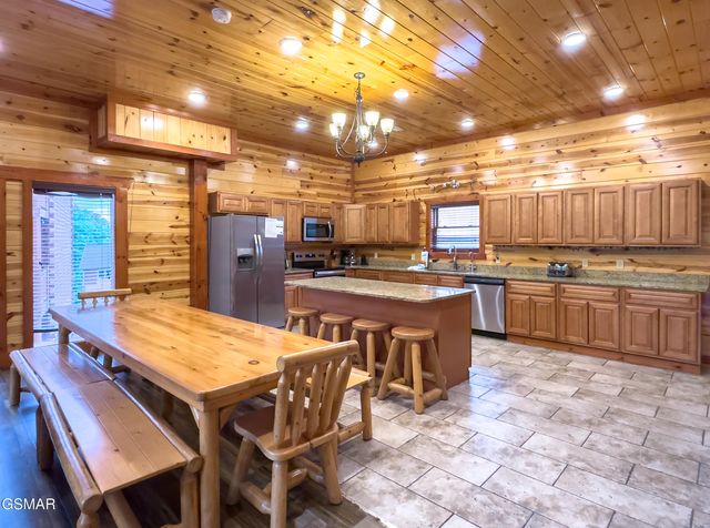 2316 Boulder Way, Sevierville, TN 37862