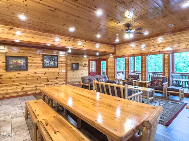 2316 Boulder Way, Sevierville, TN 37862