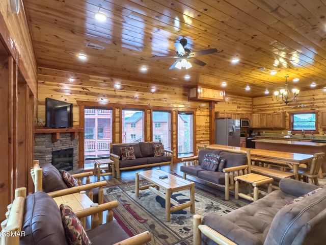 2316 Boulder Way, Sevierville, TN 37862