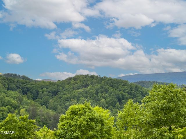 2316 Boulder Way, Sevierville, TN 37862