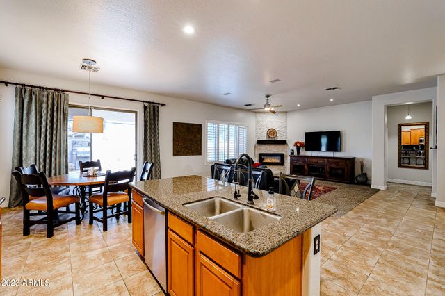 3673 S SOHO Lane E, Chandler, AZ 85286