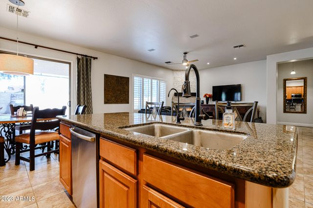 3673 S SOHO Lane E, Chandler, AZ 85286