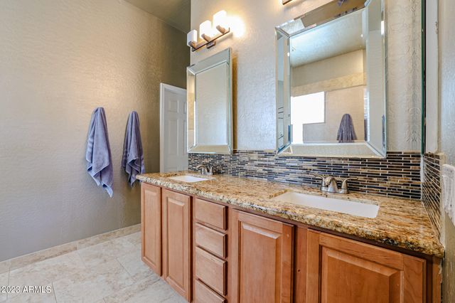 3673 S SOHO Lane E, Chandler, AZ 85286