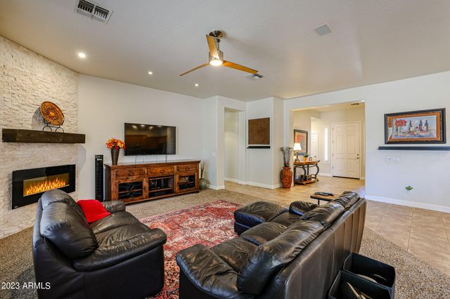 3673 S SOHO Lane E, Chandler, AZ 85286