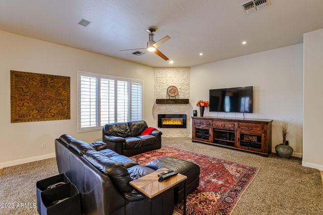 3673 S SOHO Lane E, Chandler, AZ 85286