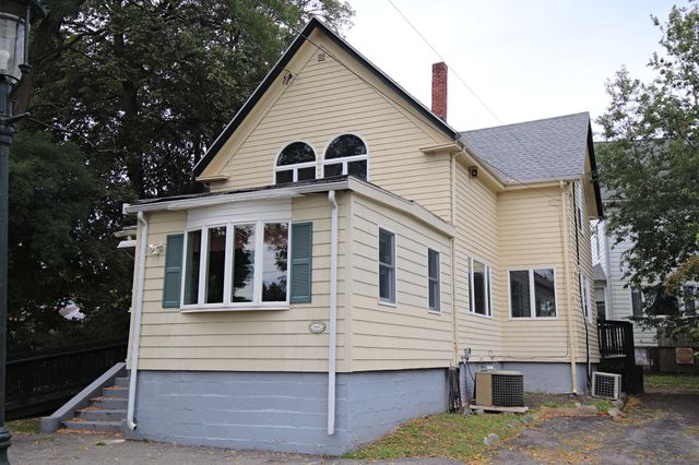 14 Dodge St, Malden, MA 02148
