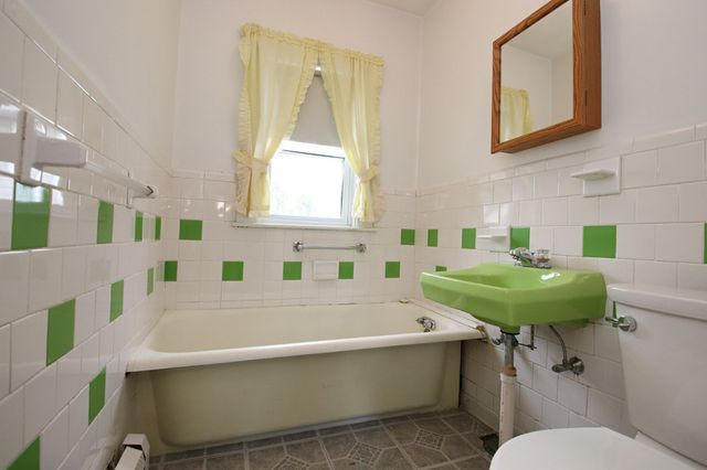 14 Dodge St, Malden, MA 02148