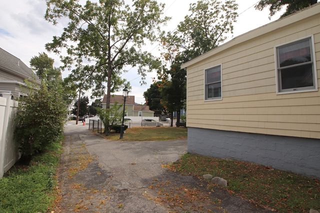 14 Dodge St, Malden, MA 02148