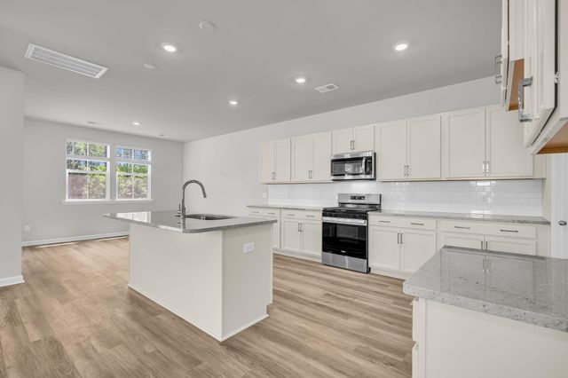 223 Hungerford Drive, Summerville, SC 29486