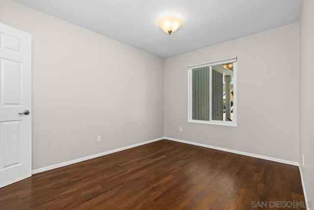 9933 Oakstone Ct, Santee, CA 92071