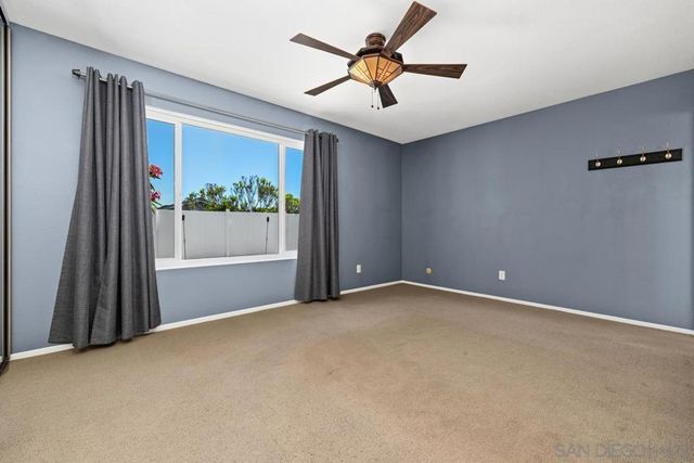 9933 Oakstone Ct, Santee, CA 92071