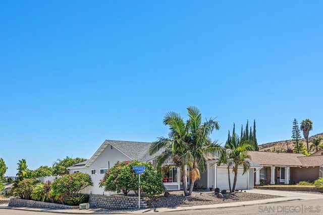 9933 Oakstone Ct, Santee, CA 92071