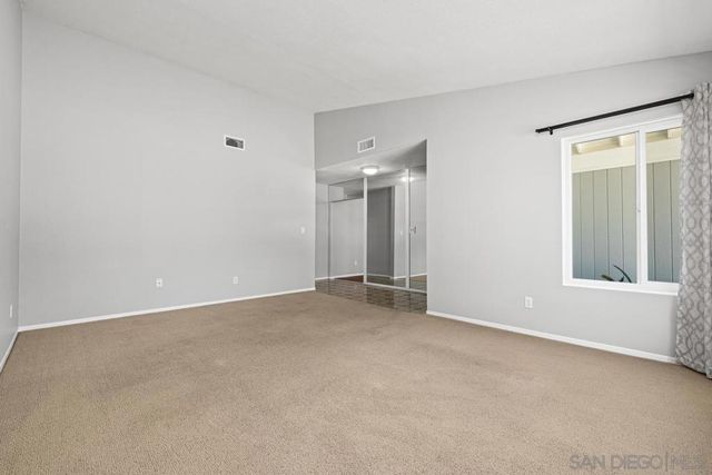 9933 Oakstone Ct, Santee, CA 92071