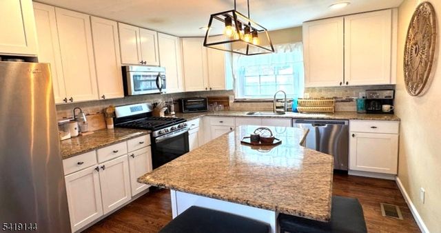 34 Eisenhower, Spotswood Boro, NJ 08884