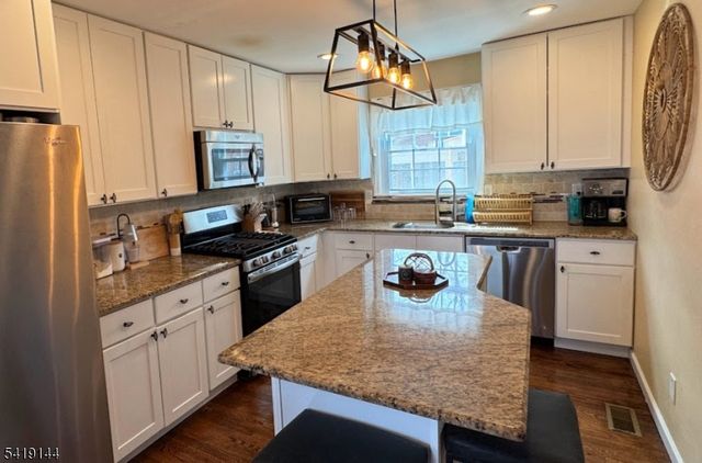 34 Eisenhower, Spotswood Boro, NJ 08884