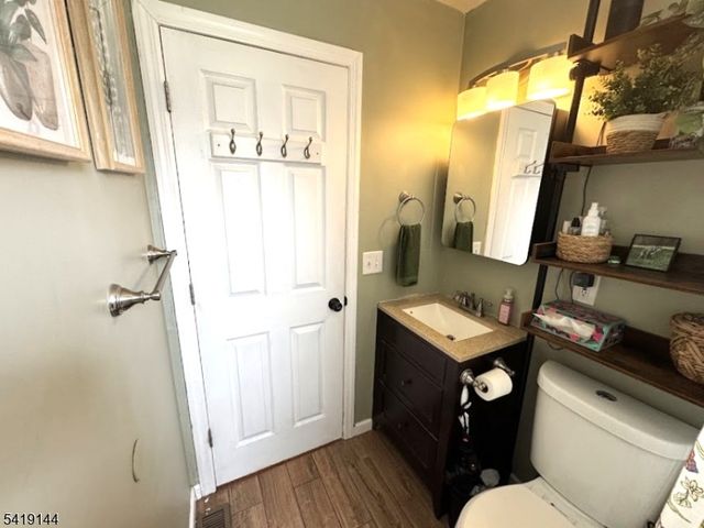 34 Eisenhower, Spotswood Boro, NJ 08884