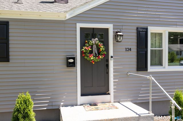 124 Grove Street, Windsor, CT 06095