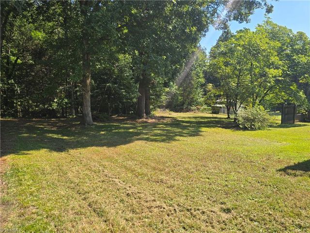 429 Mendenhall Drive, Winston-salem, NC 27127