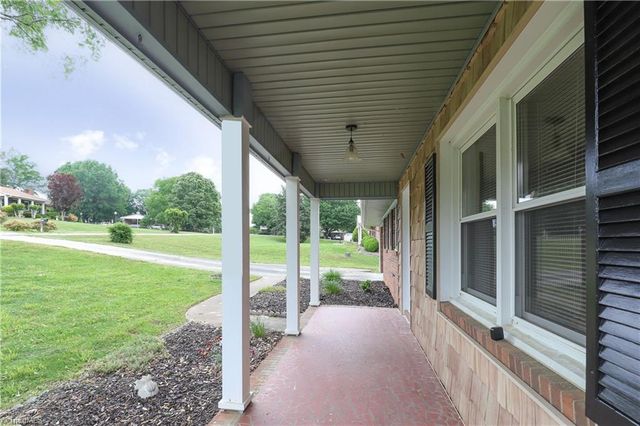 429 Mendenhall Drive, Winston-salem, NC 27127