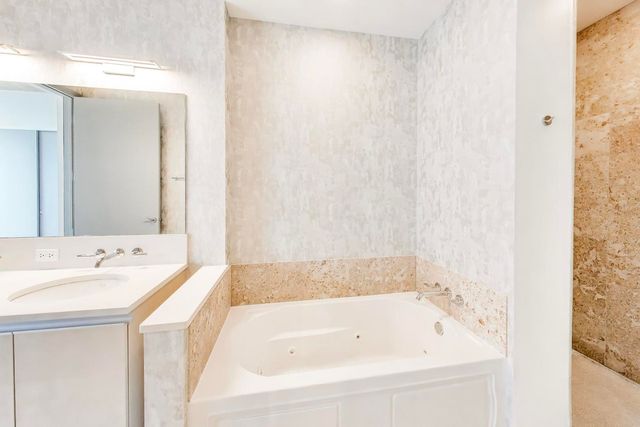 600 N FAIRBANKS Court 2803, Chicago, IL 60611