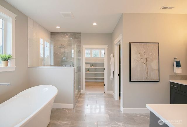 302 Waters Road, Castle Rock, WA 98611